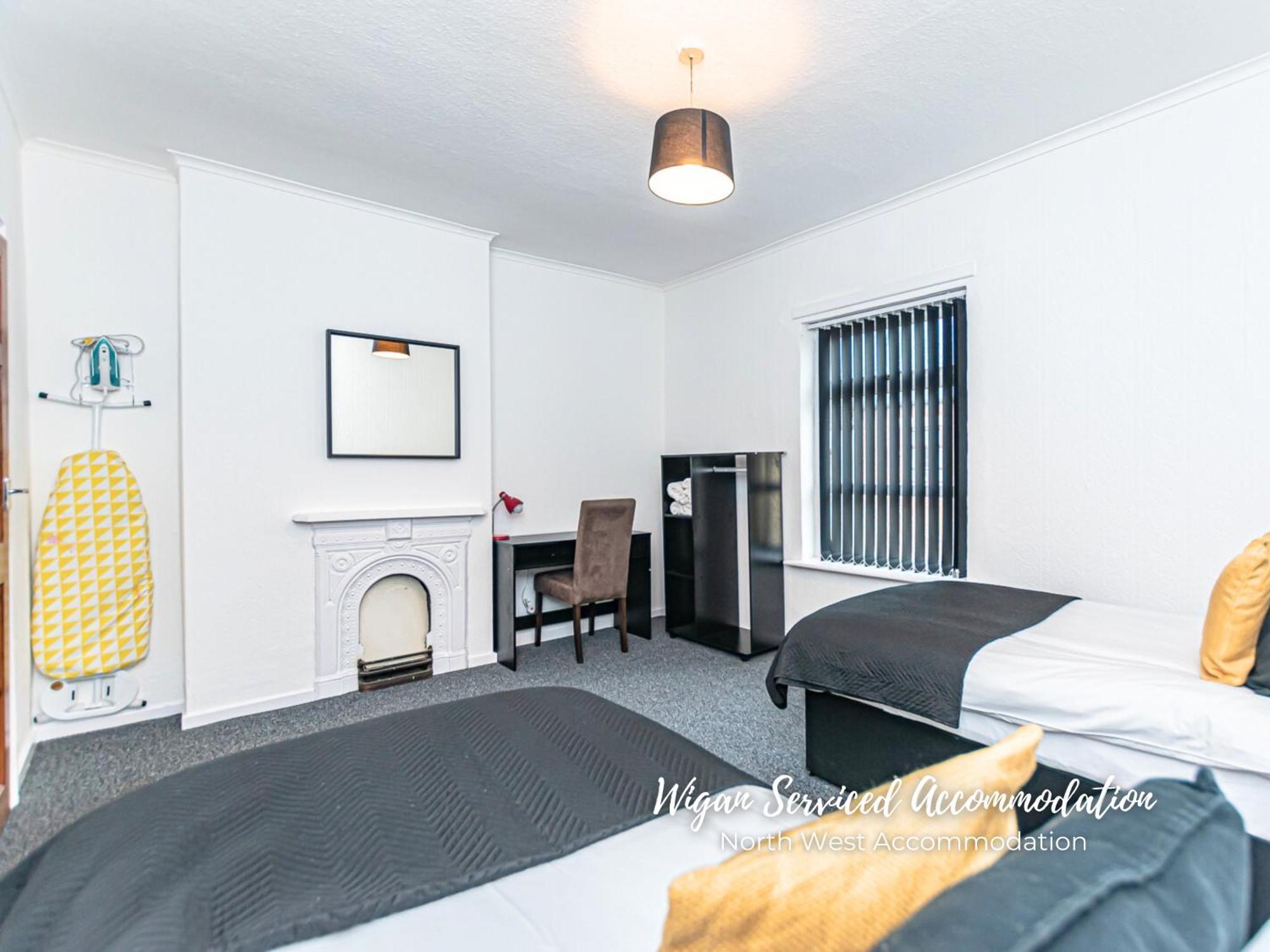 Wigan Work-Ready 3Br House Sleeps 6 Guests Exterior photo